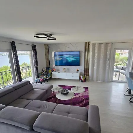 شقة Lux Adriatica تروغير